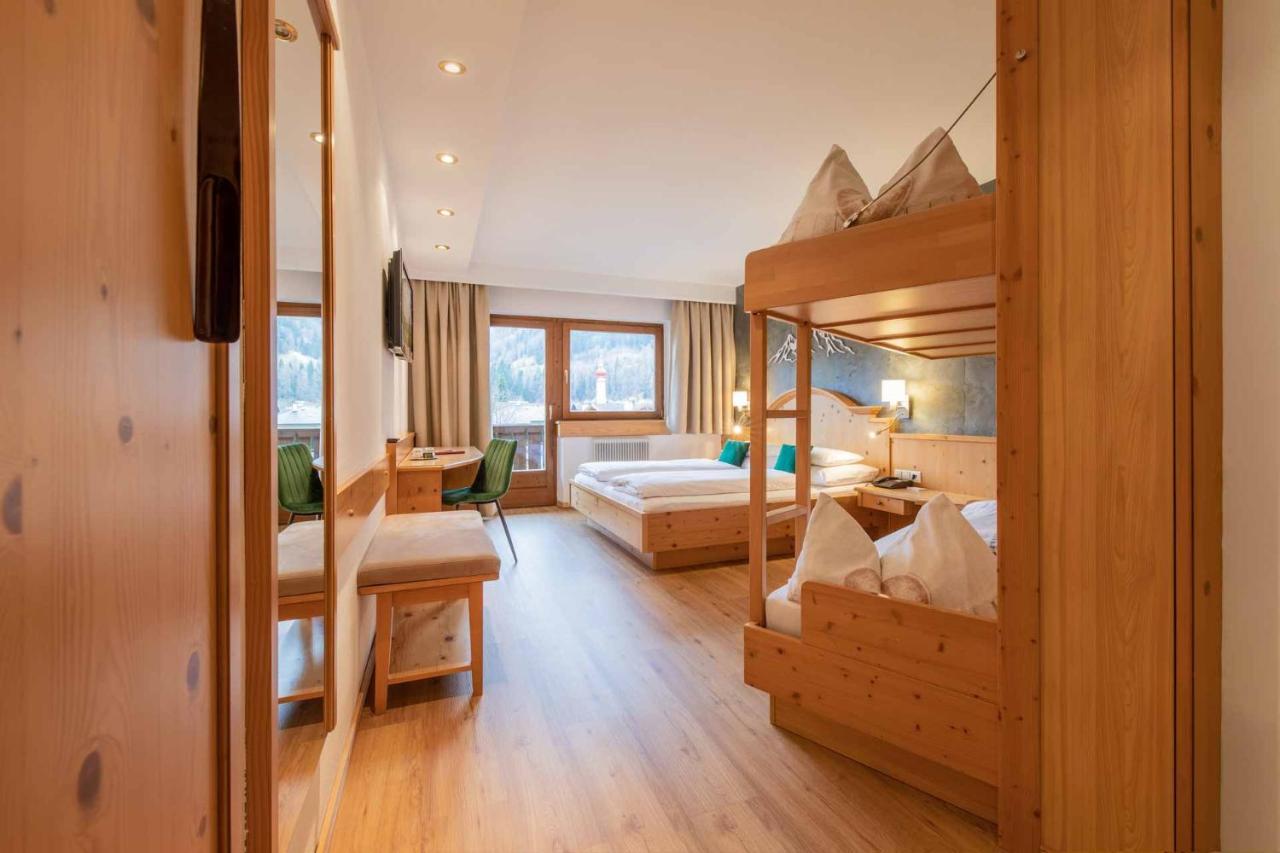 Familien- & Vitalhotel Auenhof Fulpmes Εξωτερικό φωτογραφία