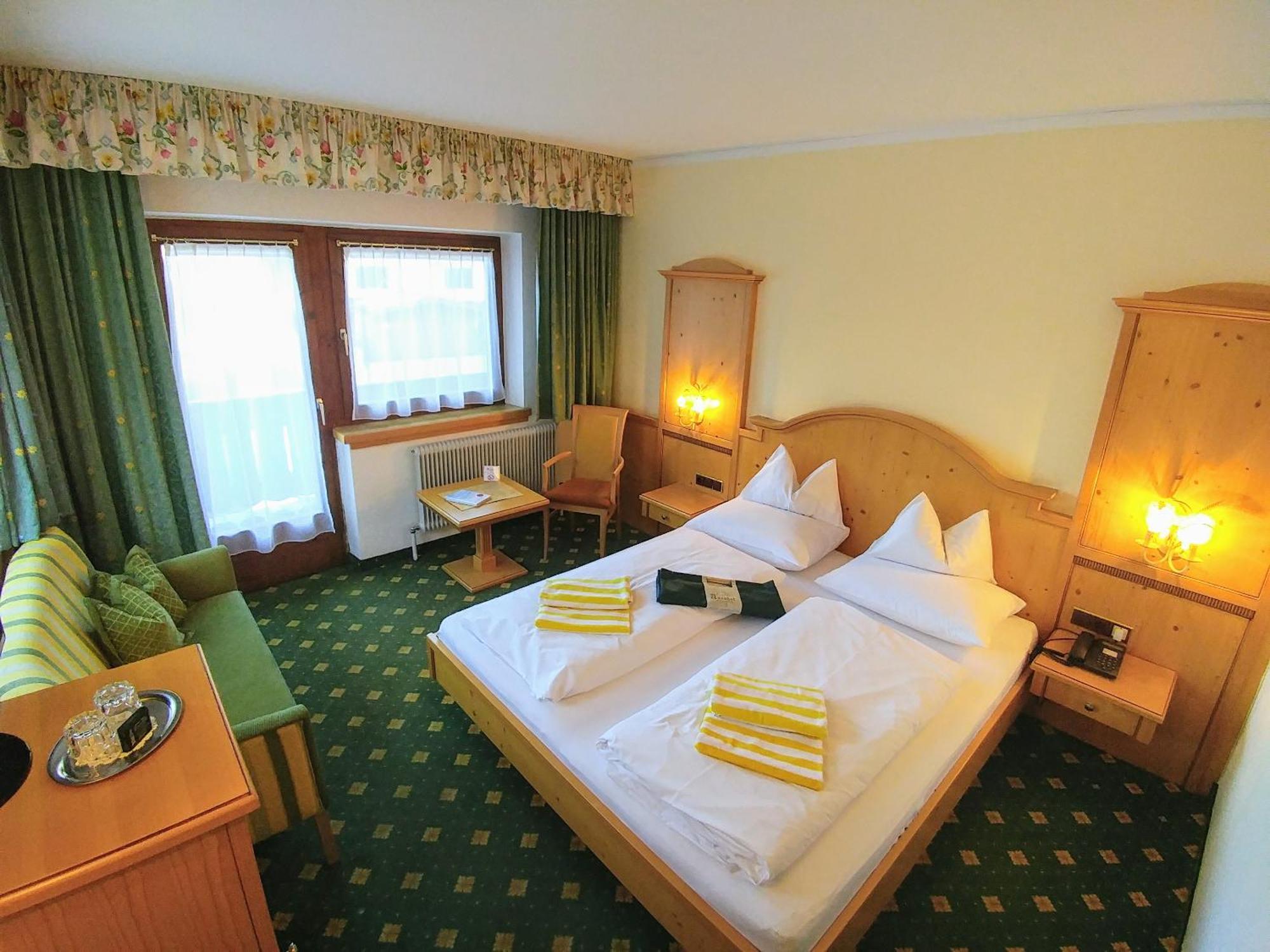 Familien- & Vitalhotel Auenhof Fulpmes Εξωτερικό φωτογραφία
