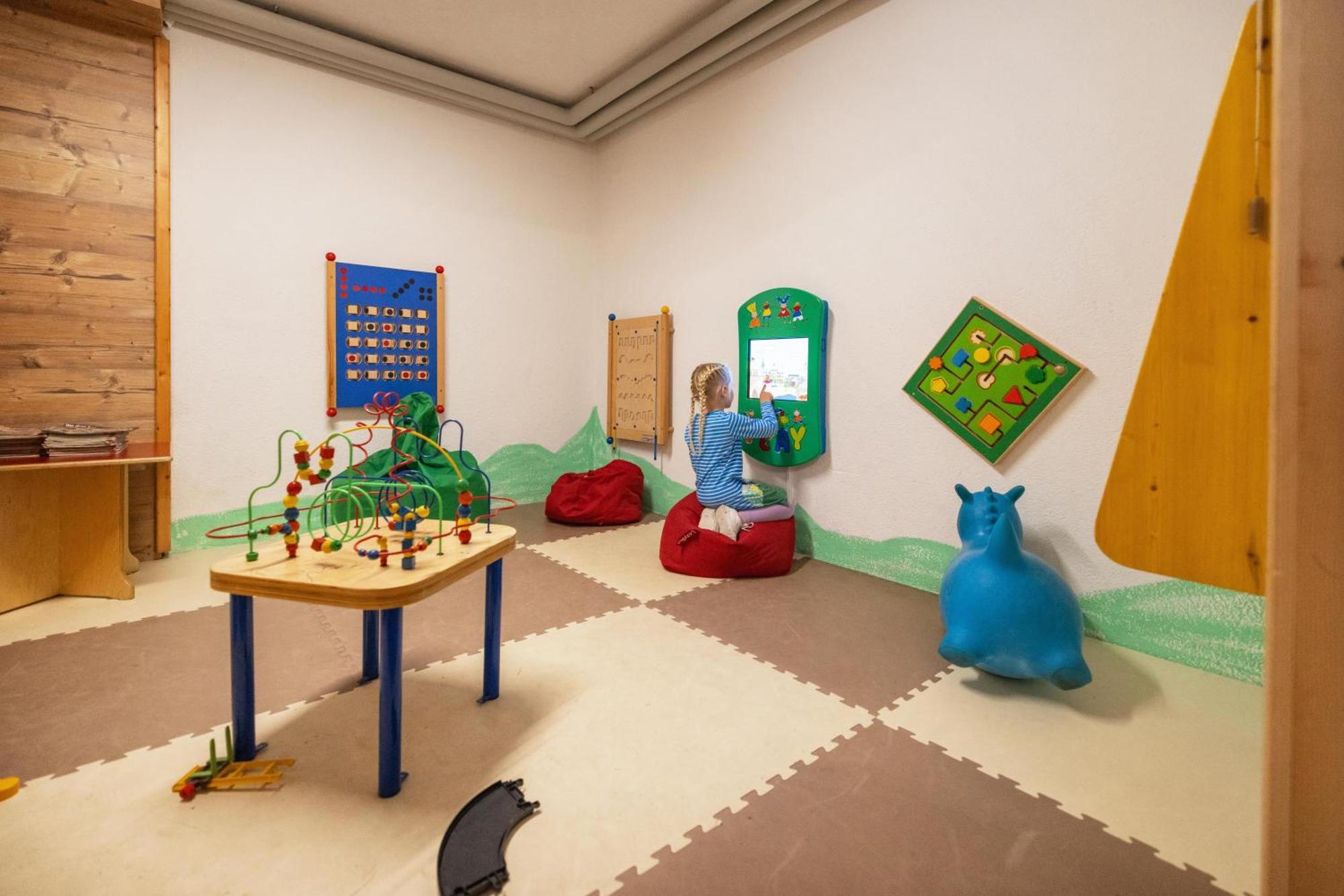 Familien- & Vitalhotel Auenhof Fulpmes Εξωτερικό φωτογραφία