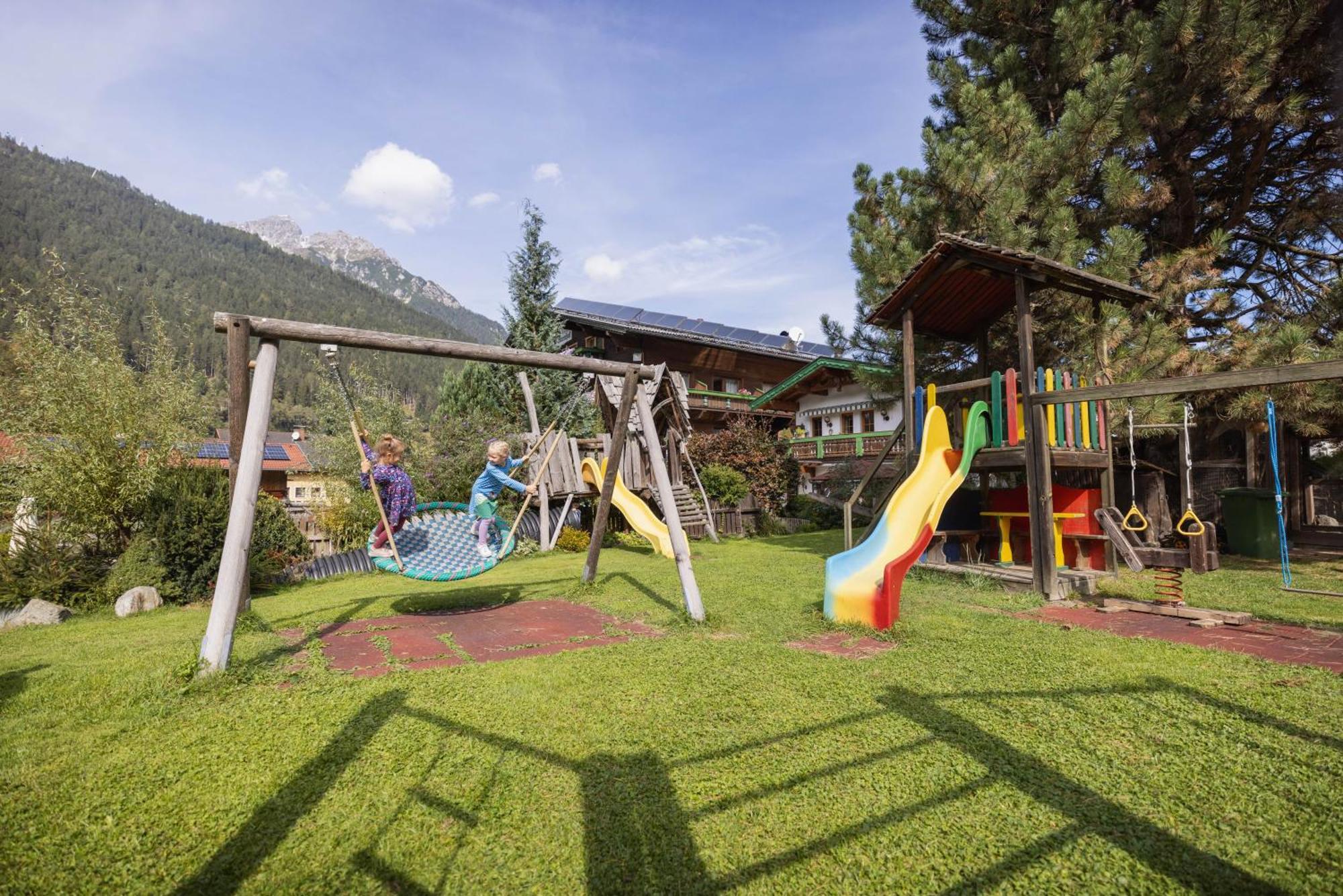 Familien- & Vitalhotel Auenhof Fulpmes Εξωτερικό φωτογραφία