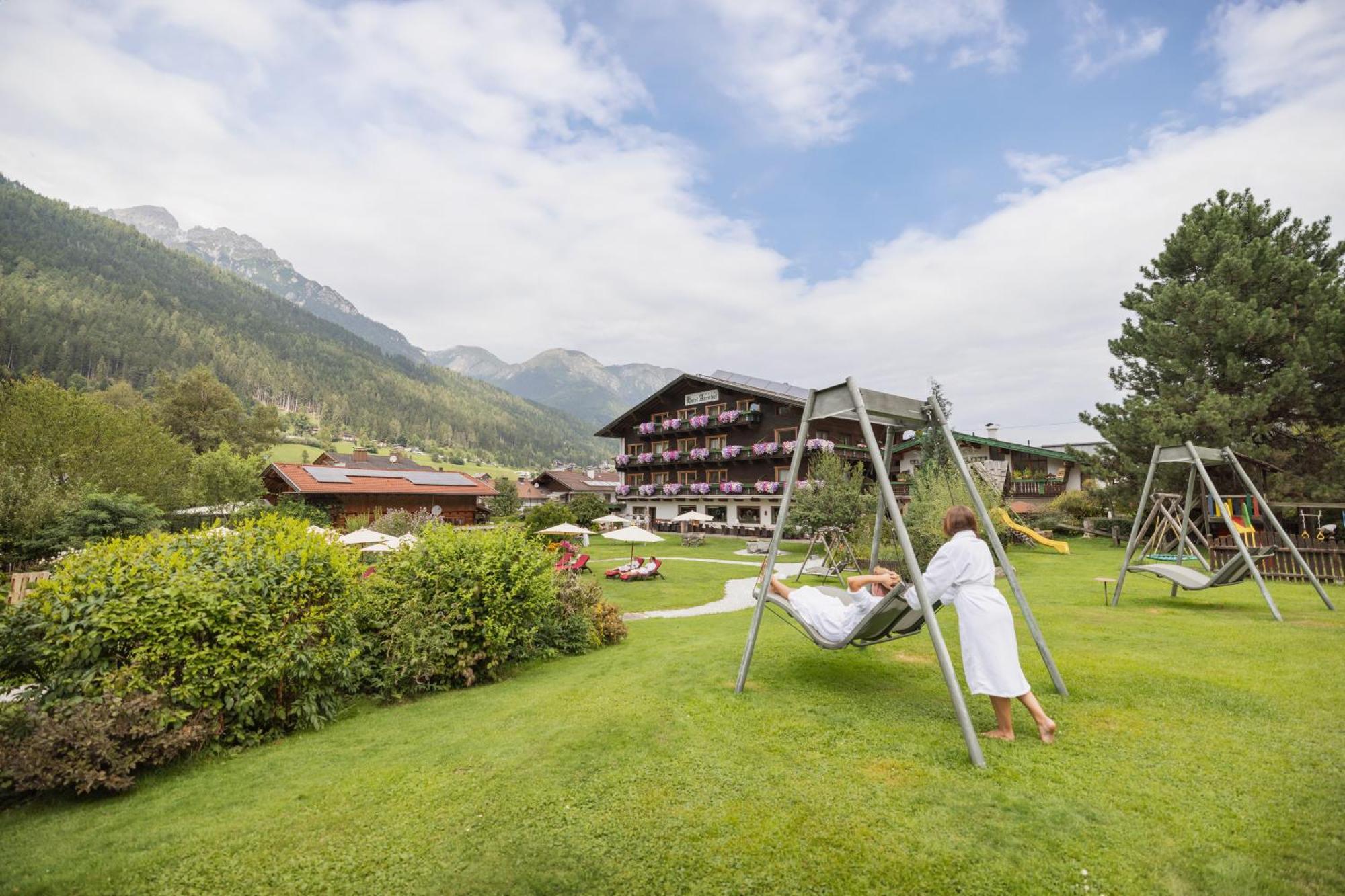 Familien- & Vitalhotel Auenhof Fulpmes Εξωτερικό φωτογραφία